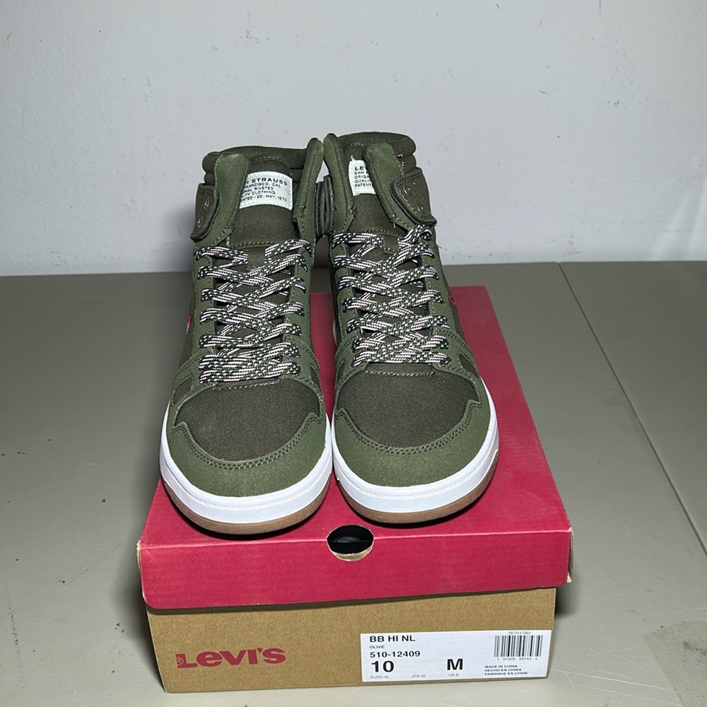 Levi’s Women’s High-tops 510-12409 Sneaker Size 10M